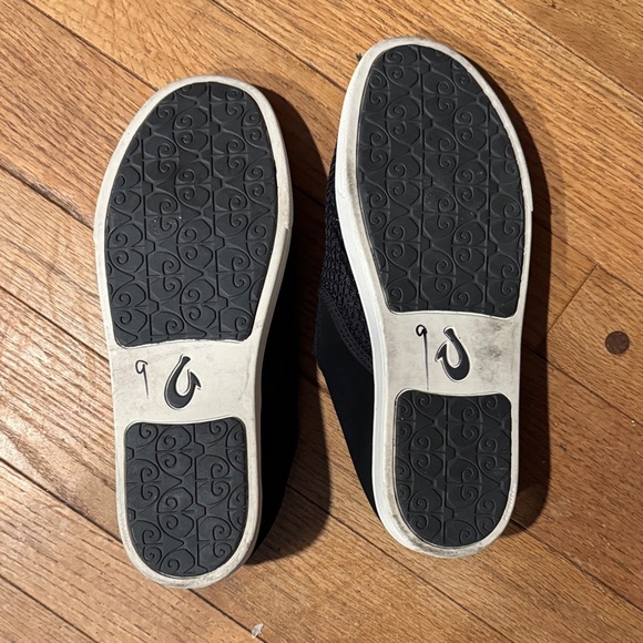 OluKai Pehuea Black Slip-On Loafers NO INSOLES - Picture 3 of 4